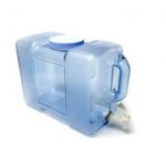 Take a BPA-free water reservoir with tap on your road trip
